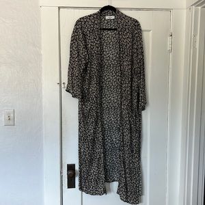 Carly Jean Los Angeles Lennon kimono